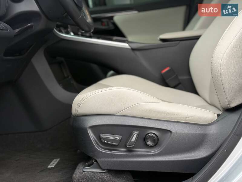 Внедорожник / Кроссовер Toyota bZ4X 2022 в Ровно