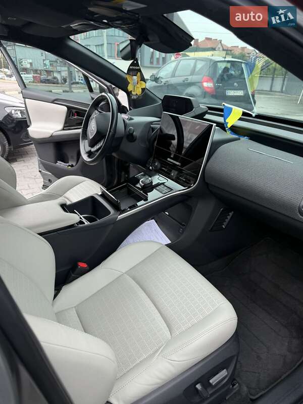 Внедорожник / Кроссовер Toyota bZ4X 2023 в Тернополе