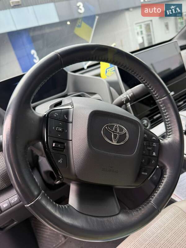 Внедорожник / Кроссовер Toyota bZ4X 2023 в Тернополе