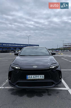 Позашляховик / Кросовер Toyota bZ4X 2022 в 