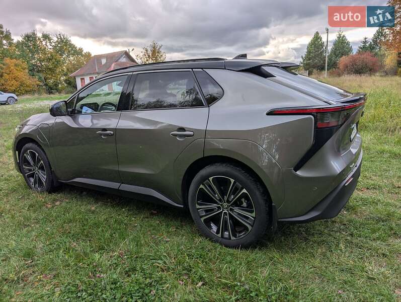 Позашляховик / Кросовер Toyota bZ4X 2024 в Івано-Франківську