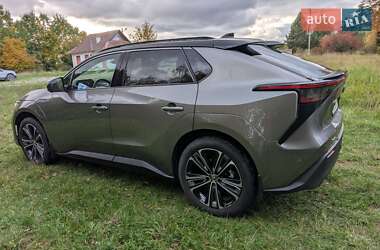 Позашляховик / Кросовер Toyota bZ4X 2024 в 