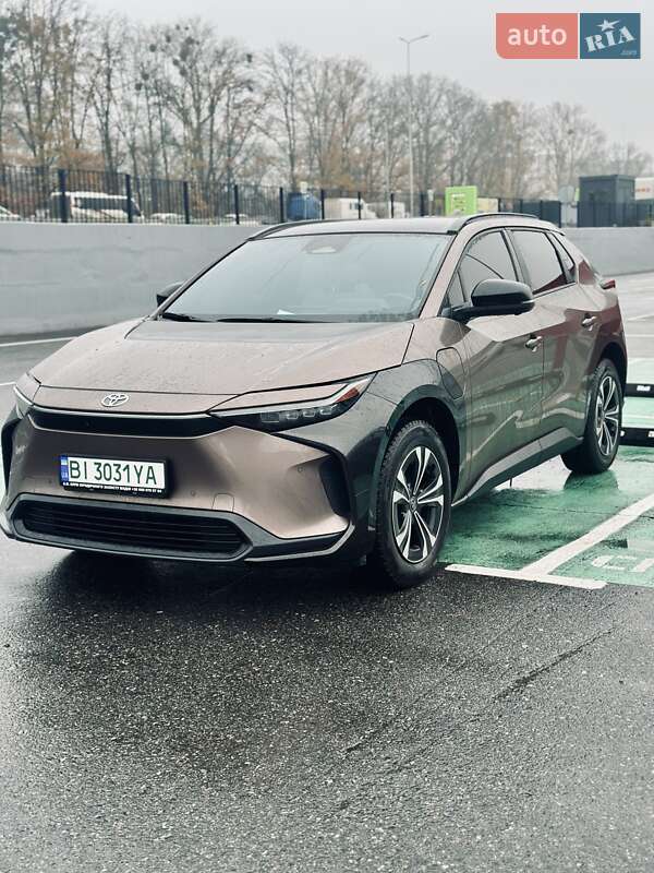 Позашляховик / Кросовер Toyota bZ4X 2022 в Полтаві