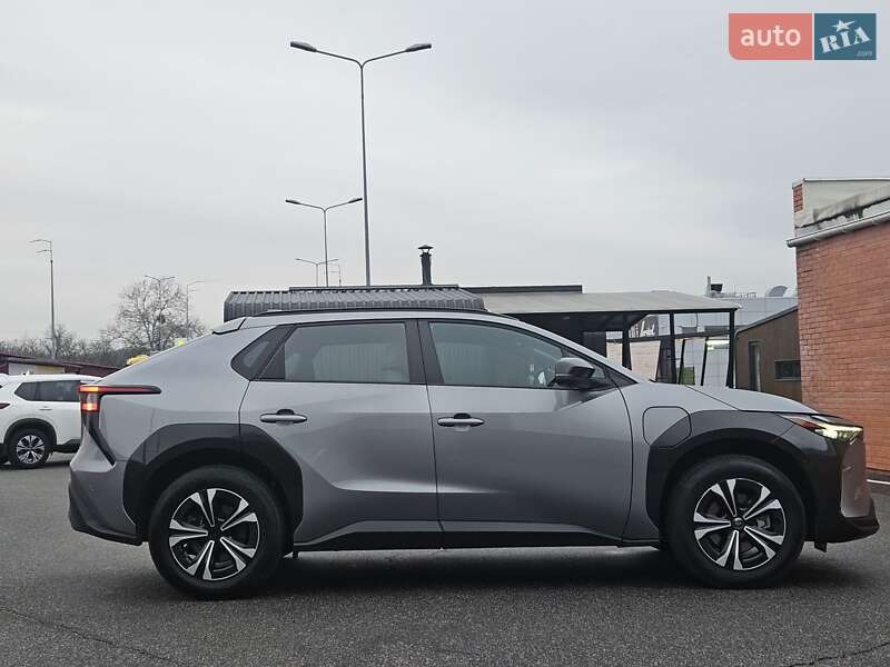 Внедорожник / Кроссовер Toyota bZ4X 2022 в Киеве