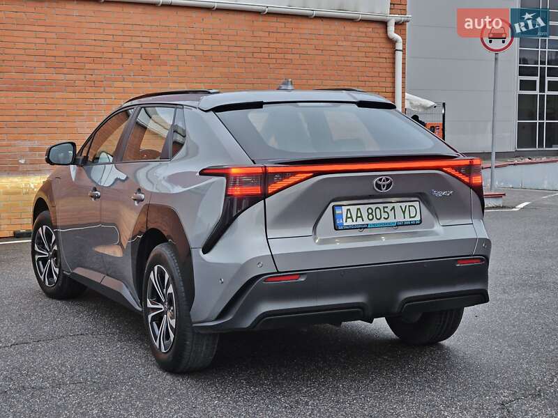 Внедорожник / Кроссовер Toyota bZ4X 2022 в Киеве