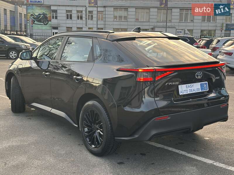 Внедорожник / Кроссовер Toyota bZ4X 2022 в Киеве
