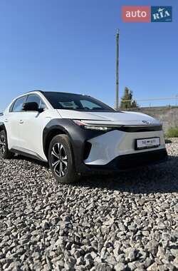 Позашляховик / Кросовер Toyota bZ4X 2022 в Полтаві