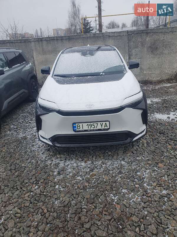 Внедорожник / Кроссовер Toyota bZ4X 2022 в Харькове