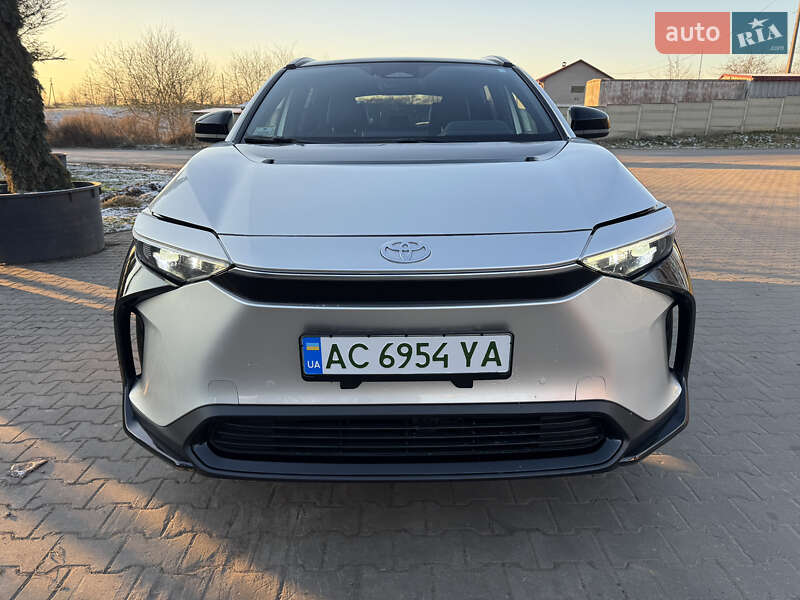 Позашляховик / Кросовер Toyota bZ4X 2024 в Луцьку