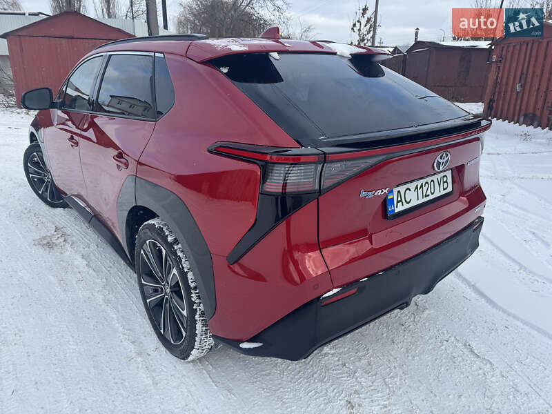 Позашляховик / Кросовер Toyota bZ4X 2023 в Луцьку