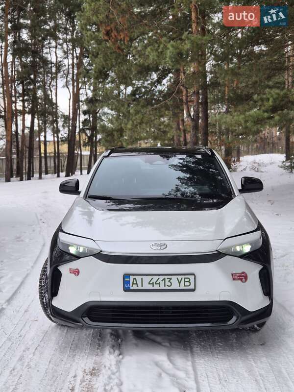 Позашляховик / Кросовер Toyota bZ4X 2024 в Києві