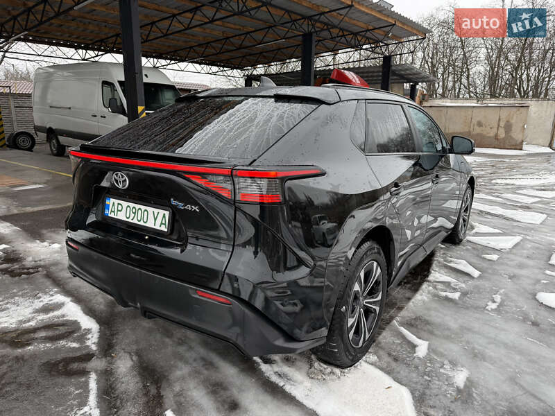 Внедорожник / Кроссовер Toyota bZ4X 2023 в Запорожье