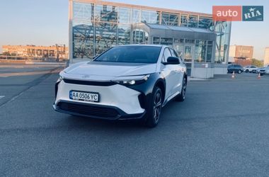 Внедорожник / Кроссовер Toyota bZ4X 2023 в Киеве