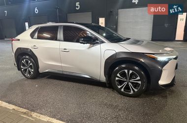 Внедорожник / Кроссовер Toyota bZ4X 2022 в Харькове