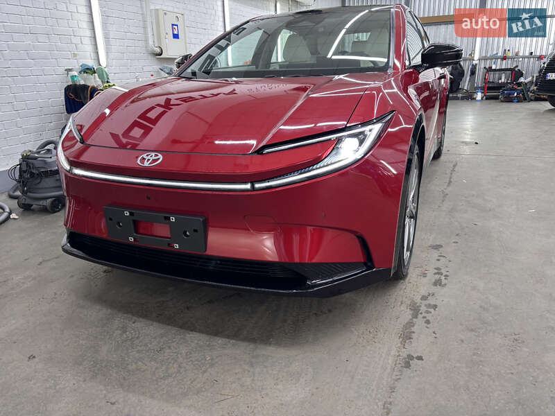 Внедорожник / Кроссовер Toyota bZ5 2025 в Киеве