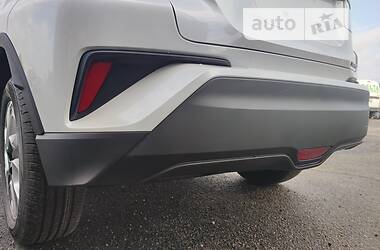 Позашляховик / Кросовер Toyota C-HR EV 2021 в 