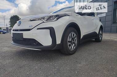 Внедорожник / Кроссовер Toyota C-HR EV 2022 в Киеве