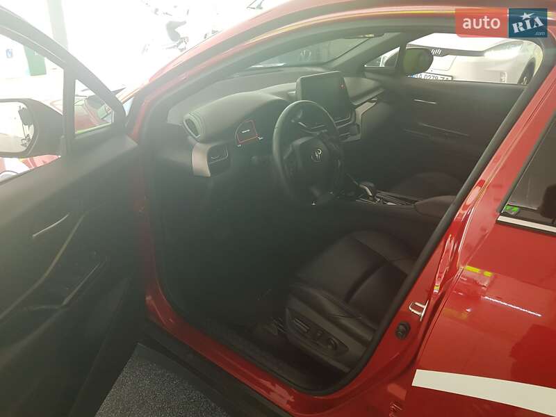Позашляховик / Кросовер Toyota C-HR EV 2020 в Кропивницькому фото 10 Позашляховик / Кросовер Toyota C-HR EV 2020 в Кропивницькому