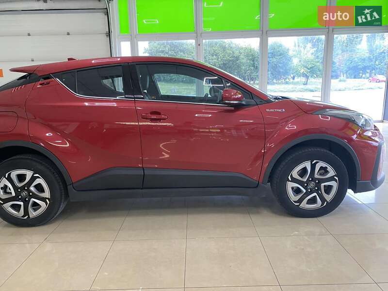 Позашляховик / Кросовер Toyota C-HR EV 2020 в Кропивницькому фото 9 Позашляховик / Кросовер Toyota C-HR EV 2020 в Кропивницькому