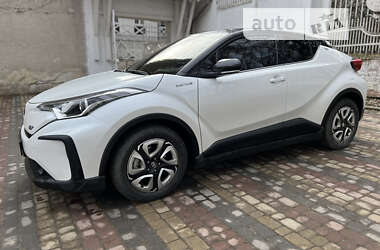 Позашляховик / Кросовер Toyota C-HR EV 2022 в Чернівцях