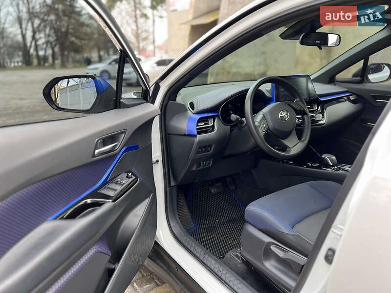 Внедорожник / Кроссовер Toyota C-HR EV 2022 в Черновцах фото 25 Внедорожник / Кроссовер Toyota C-HR EV 2022 в Черновцах