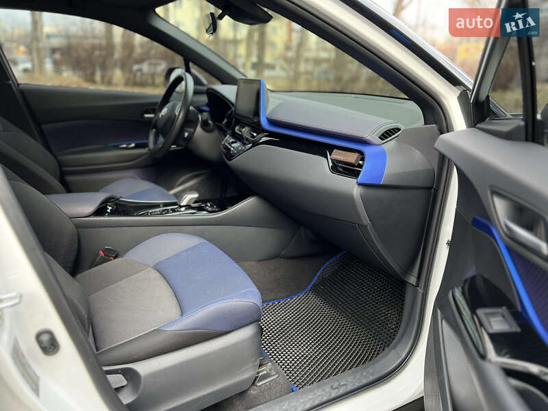Внедорожник / Кроссовер Toyota C-HR EV 2022 в Черновцах фото 32 Внедорожник / Кроссовер Toyota C-HR EV 2022 в Черновцах