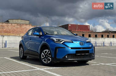Внедорожник / Кроссовер Toyota C-HR EV 2020 в 