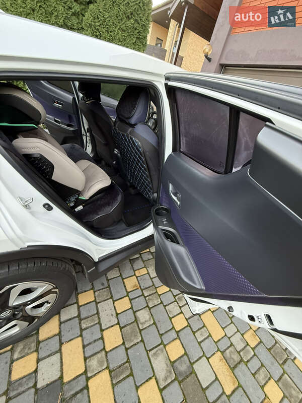 Позашляховик / Кросовер Toyota C-HR EV 2021 в Києві фото 5 Позашляховик / Кросовер Toyota C-HR EV 2021 в Києві