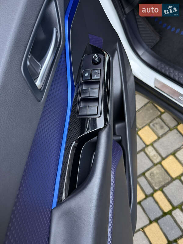 Позашляховик / Кросовер Toyota C-HR EV 2021 в Києві фото 10 Позашляховик / Кросовер Toyota C-HR EV 2021 в Києві