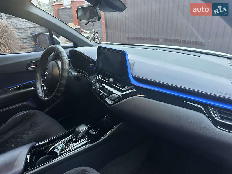 Позашляховик / Кросовер Toyota C-HR EV 2021 в Києві