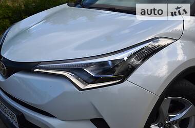 Внедорожник / Кроссовер Toyota C-HR 2018 в Житомире