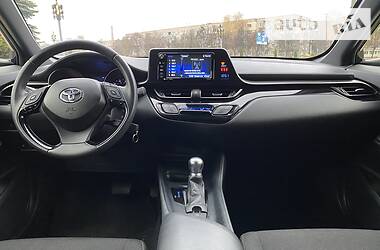 Внедорожник / Кроссовер Toyota C-HR 2018 в Ровно