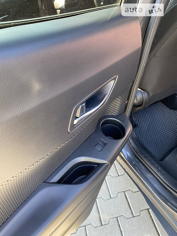 Позашляховик / Кросовер Toyota C-HR 2021 в Хмельницькому фото 21 Позашляховик / Кросовер Toyota C-HR 2021 в Хмельницькому