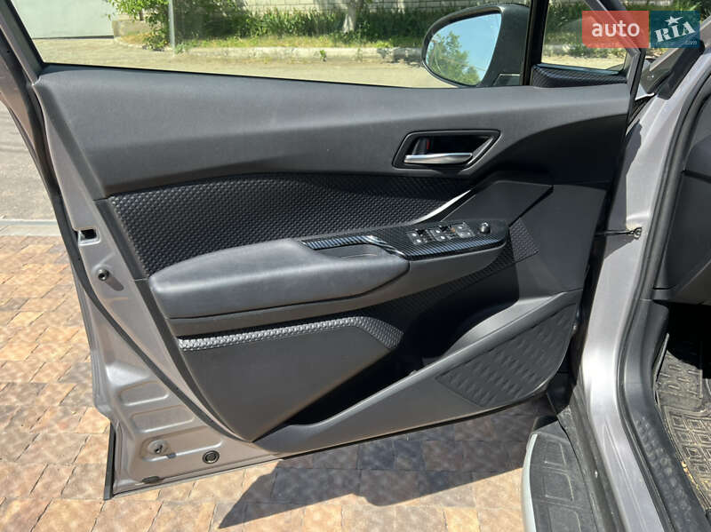 Внедорожник / Кроссовер Toyota C-HR 2019 в Николаеве