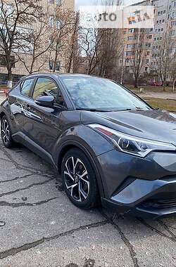 Внедорожник / Кроссовер Toyota C-HR 2018 в Лубнах