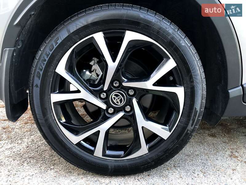 Позашляховик / Кросовер Toyota C-HR 2020 в Дніпрі фото 21 Позашляховик / Кросовер Toyota C-HR 2020 в Дніпрі