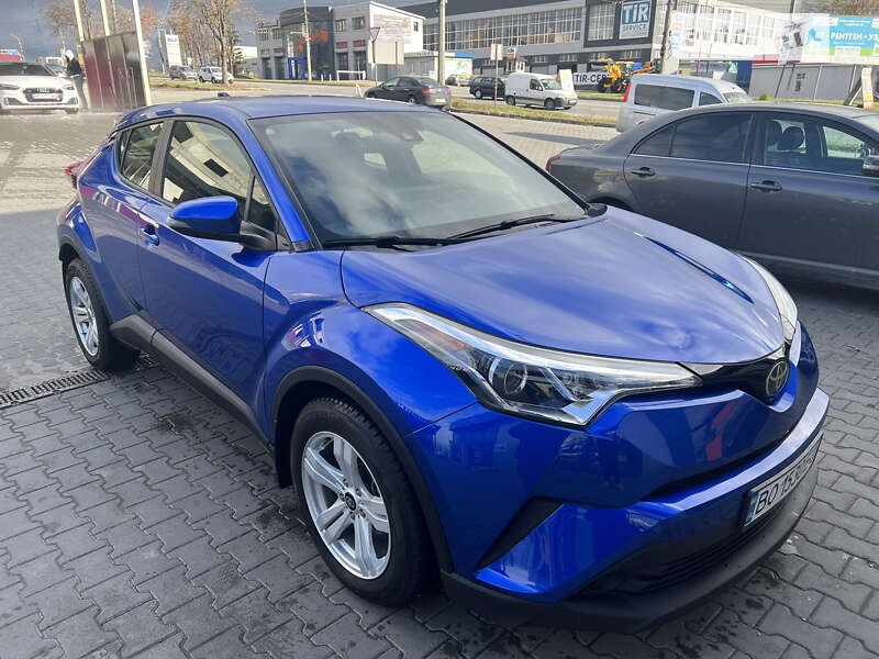 Внедорожник / Кроссовер Toyota C-HR 2019 в Тернополе