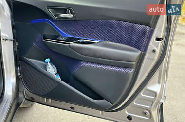 Внедорожник / Кроссовер Toyota C-HR 2016 в Горишних Плавнях