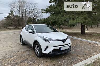 Внедорожник / Кроссовер Toyota C-HR 2019 в Черновцах