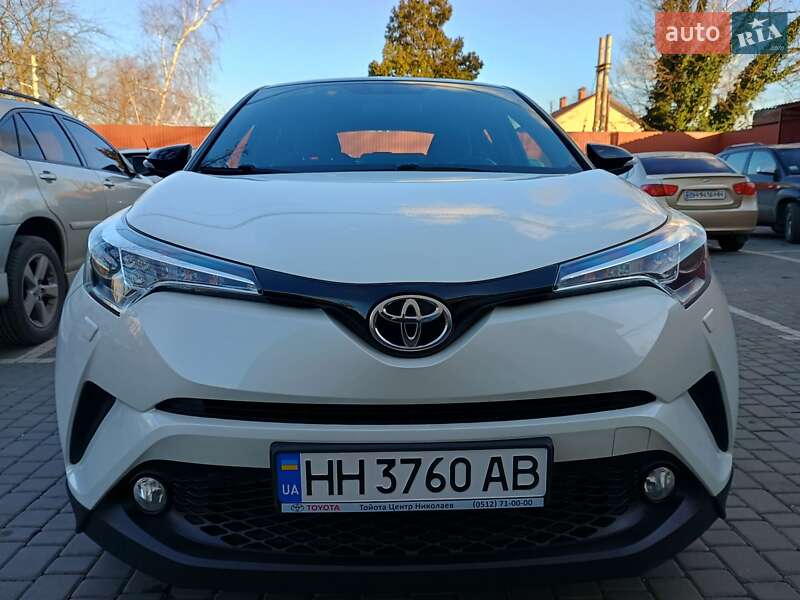 Внедорожник / Кроссовер Toyota C-HR 2016 в Измаиле