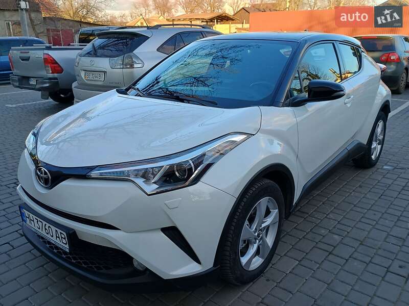 Внедорожник / Кроссовер Toyota C-HR 2016 в Измаиле