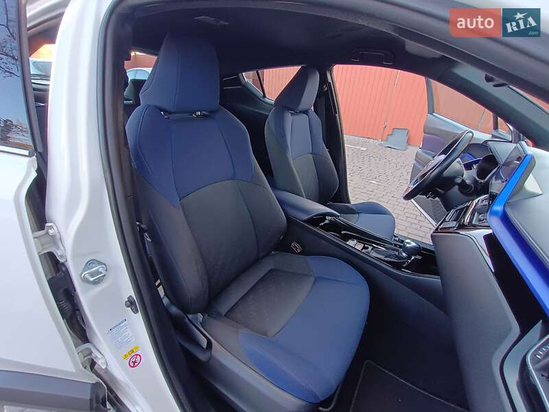 Внедорожник / Кроссовер Toyota C-HR 2016 в Измаиле