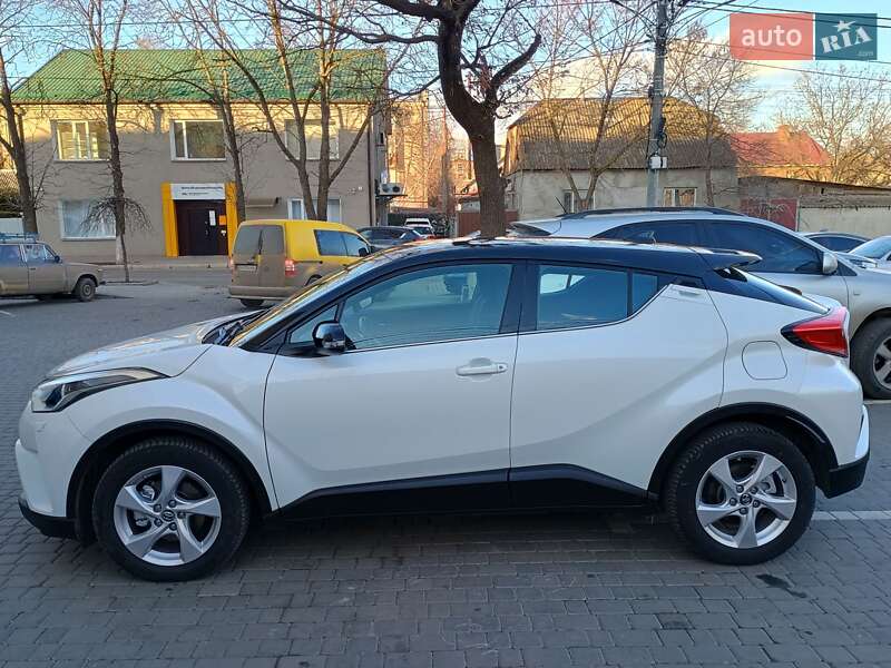 Внедорожник / Кроссовер Toyota C-HR 2016 в Измаиле