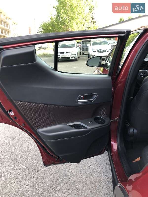 Позашляховик / Кросовер Toyota C-HR 2019 в Львові