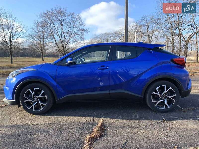 Позашляховик / Кросовер Toyota C-HR 2017 в Кривому Розі фото 2 Позашляховик / Кросовер Toyota C-HR 2017 в Кривому Розі
