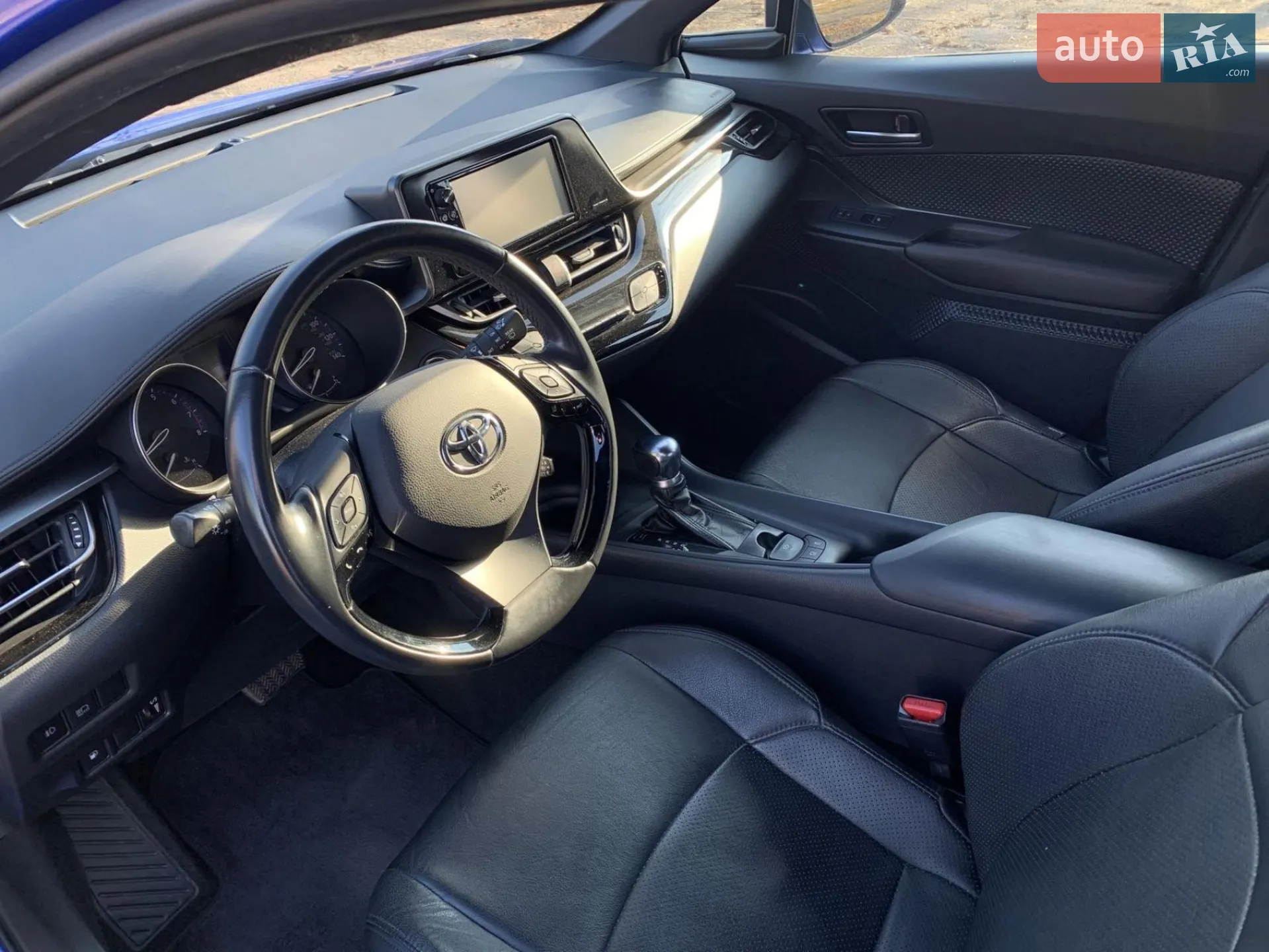 2017 Toyota C-HR - мініатюра 6
