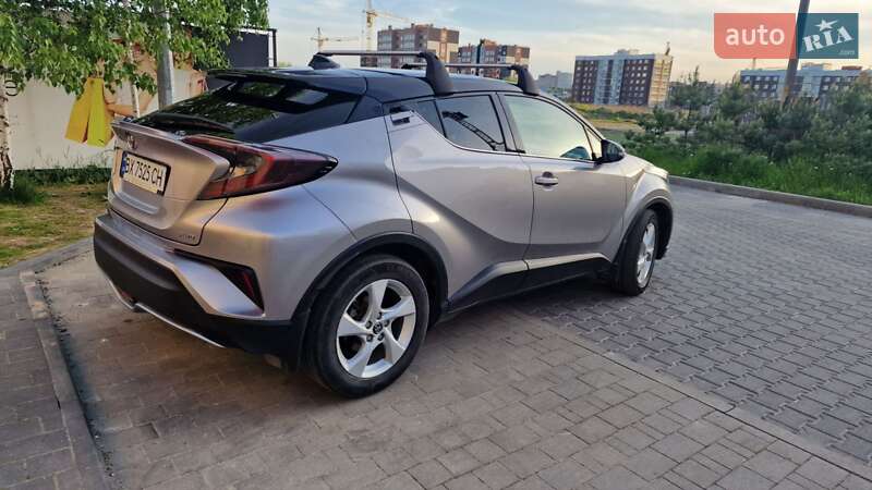 Позашляховик / Кросовер Toyota C-HR 2016 в Хмельницькому