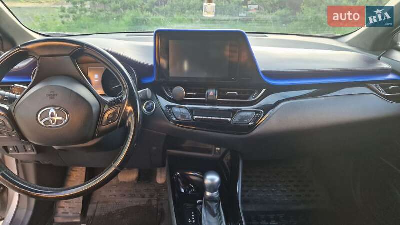 Позашляховик / Кросовер Toyota C-HR 2016 в Хмельницькому