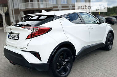 Внедорожник / Кроссовер Toyota C-HR 2016 в Черновцах