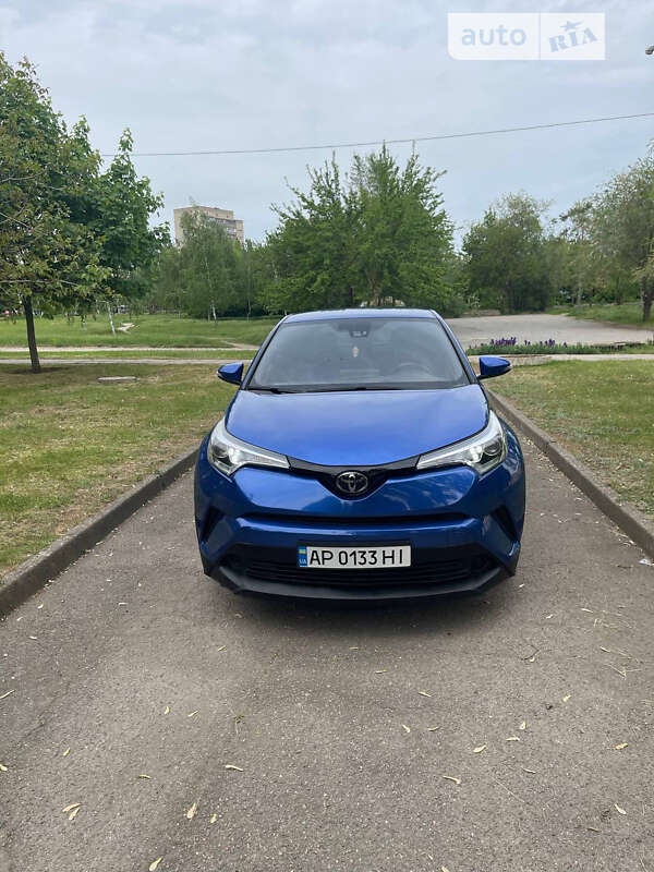 Внедорожник / Кроссовер Toyota C-HR 2018 в Запорожье